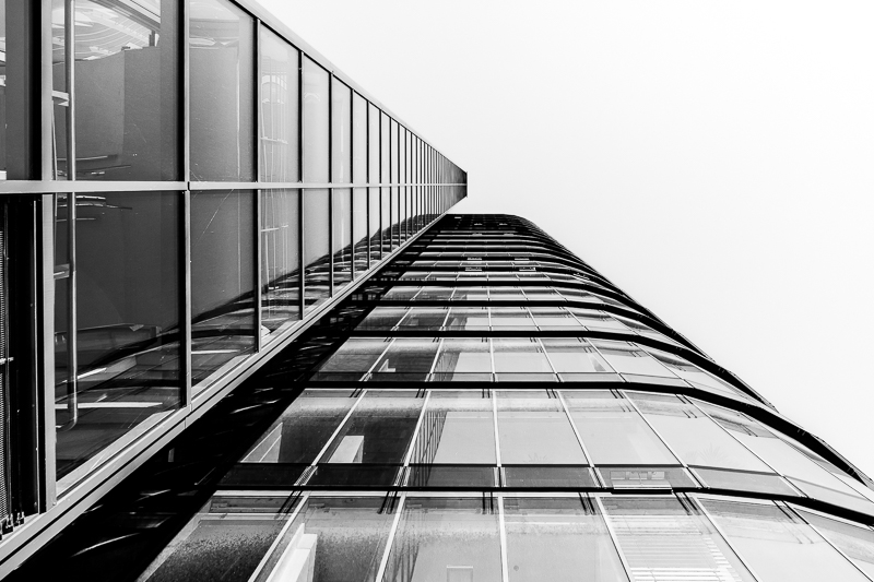 Architektur - Architekturfotografie - Deutschland - Düsseldorf - Instagram - Monochrom         von Franco Tessarolo