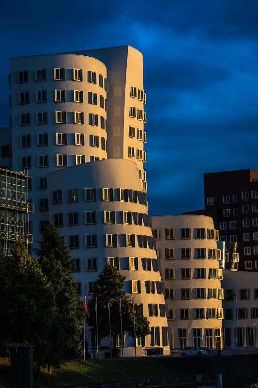 Architektur - Architekturfotografie - Deutschland - Düsseldorf - Instagram - Medienhafen         von Franco Tessarolo