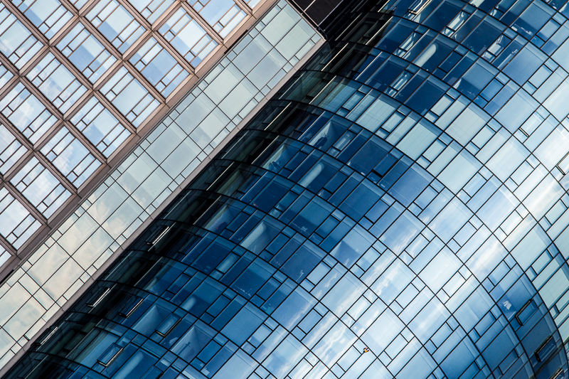Architektur - Architekturfotografie - Deutschland - Fassade - Frankfurt - Glasfassade - Maintower - Stadt     von Franco Tessarolo