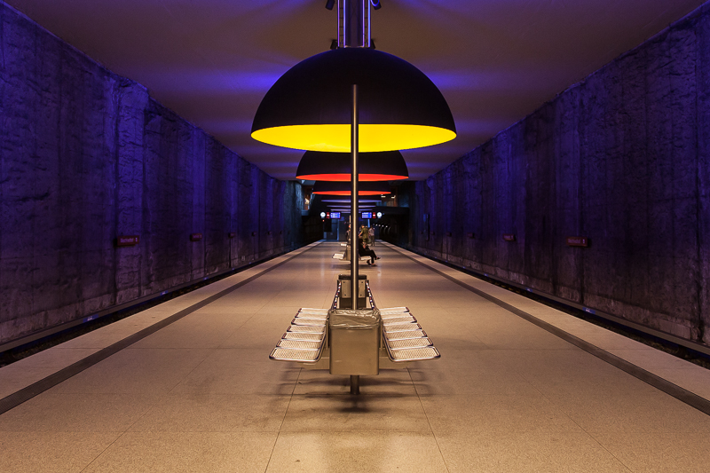 Architektur - Architekturfotografie - Deutschland - München - U-Bahn - Westfriedhof         von Franco Tessarolo