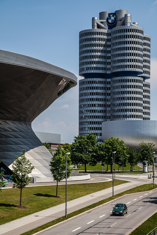 Architektur - Architekturfotografie - BMW - Deutschland - Filmlook - München         von Franco Tessarolo