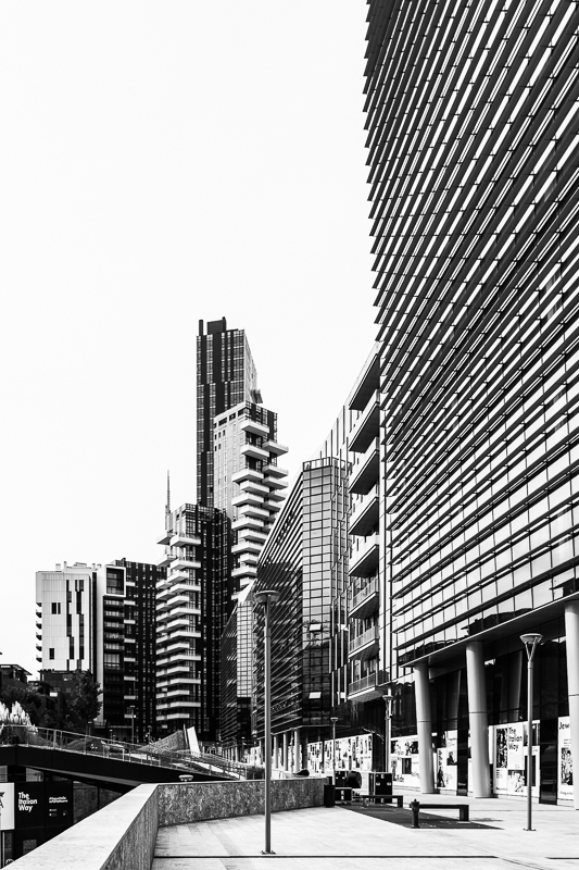 Architektur - Architekturfotografie - Italien - Mailand - Monochrom - Porta Nuova         von Franco Tessarolo