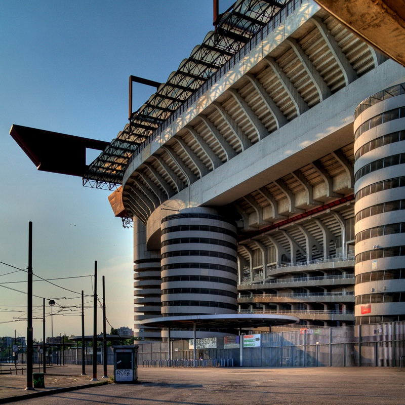 Architektur - Architekturfotografie - HDR - Italien - Mailand - San Siro - Sport - Stadion     von Franco Tessarolo