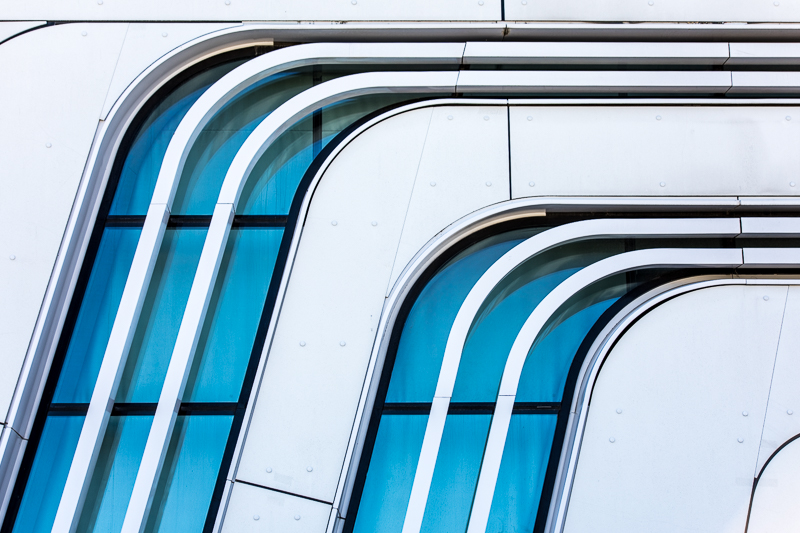 Architektur - Architekturfotografie - Fassade - Instagram - View - WU-Wien - Wien - Zaha Hadid - Österreich   von Franco Tessarolo