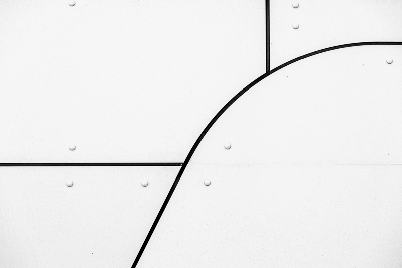 Architektur - Architekturfotografie - Fassade - Instagram - Monochrom - Stadt - View - WU-Wien - Wien - Zaha Hadid von Franco Tessarolo