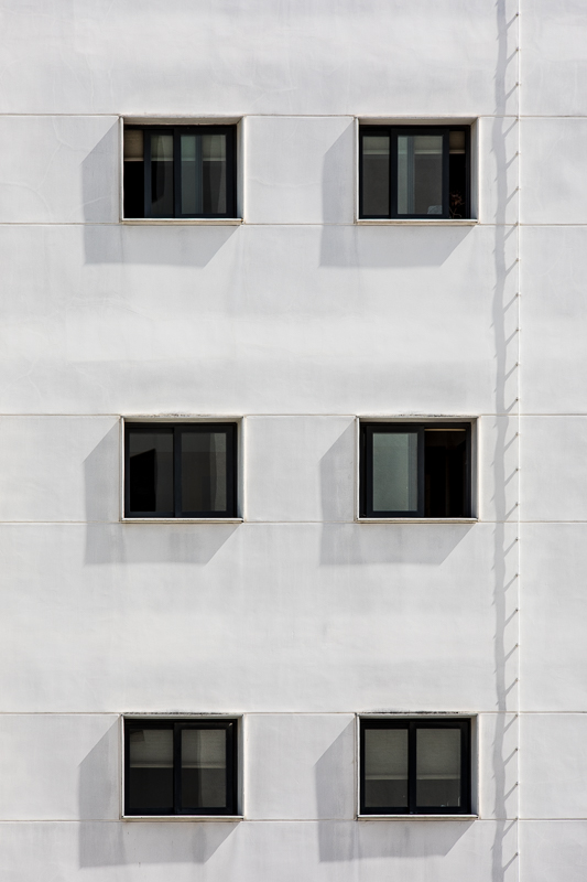 Architektur - Architekturfotografie - Fassade - Instagram - Lissabon - Portugal         von Franco Tessarolo