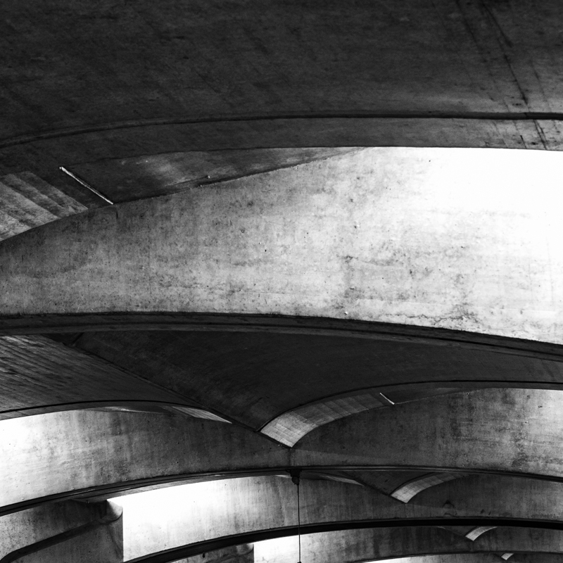 Architektur - Architekturfotografie - Bahnhof - Calatrava - Monochrom - Stadelhofen - Zürich       von Franco Tessarolo