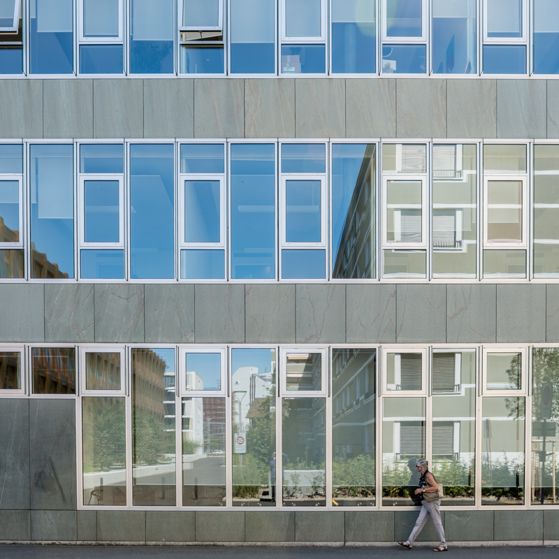 Aarau - Architektur - Architekturfotografie - Fassade             von Franco Tessarolo