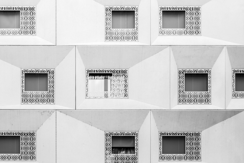 Architektur - Architekturfotografie - Basel - Fassade - Instagram - Monochrom - The Passage       von Franco Tessarolo