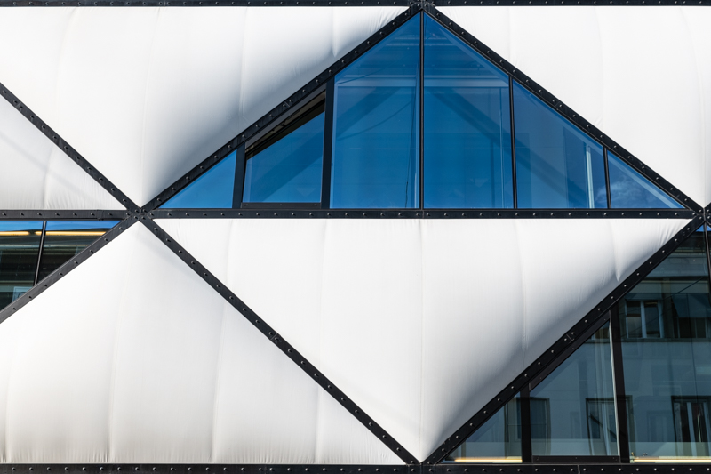 Architektur - Architekturfotografie - Fassade - Lausanne - Miroiterie           von Franco Tessarolo