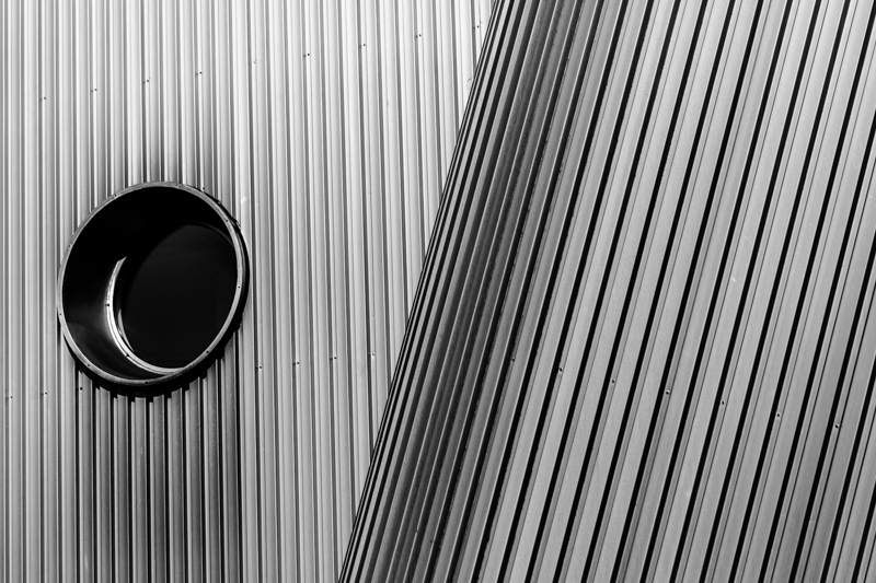 Architektur - Architekturfotografie - Fassade - Fotogalerie Hartlauer - Instagram - Monochrom - Schlieren - View     von Franco Tessarolo