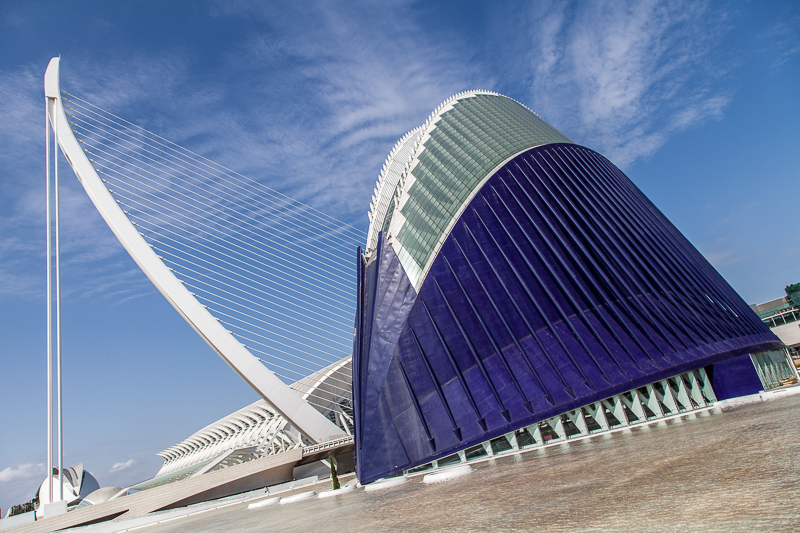 Architektur - Architekturfotografie - Brücke - Calatrava - Puente del Grao - Spanien - Street - Valencia - Àgora   von Franco Tessarolo