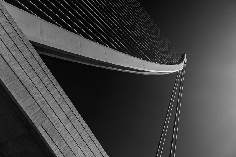 Architektur - Architekturfotografie - Brücke - Calatrava - Instagram - Puente del Grao - Spanien - Valencia - View   von Franco Tessarolo