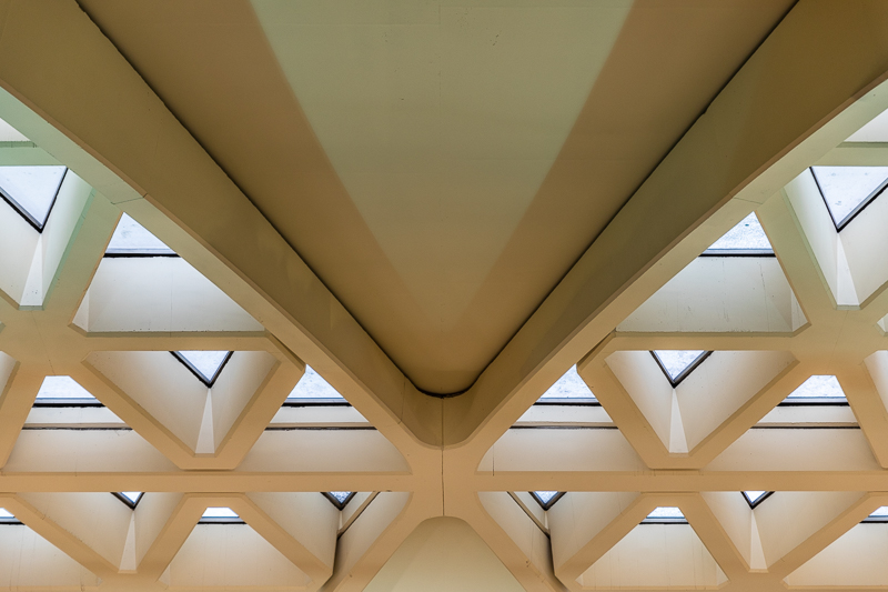 Alameda - Architektur - Architekturfotografie - Calatrava - Metro - Spanien - Valencia       von Franco Tessarolo